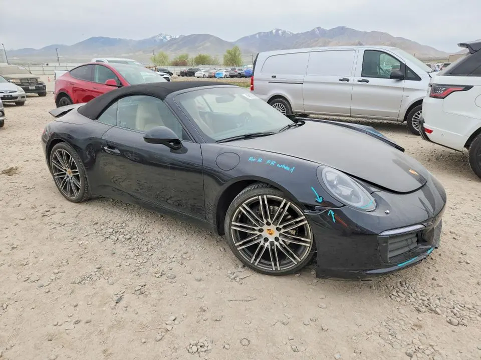 2017 PORSCHE 911