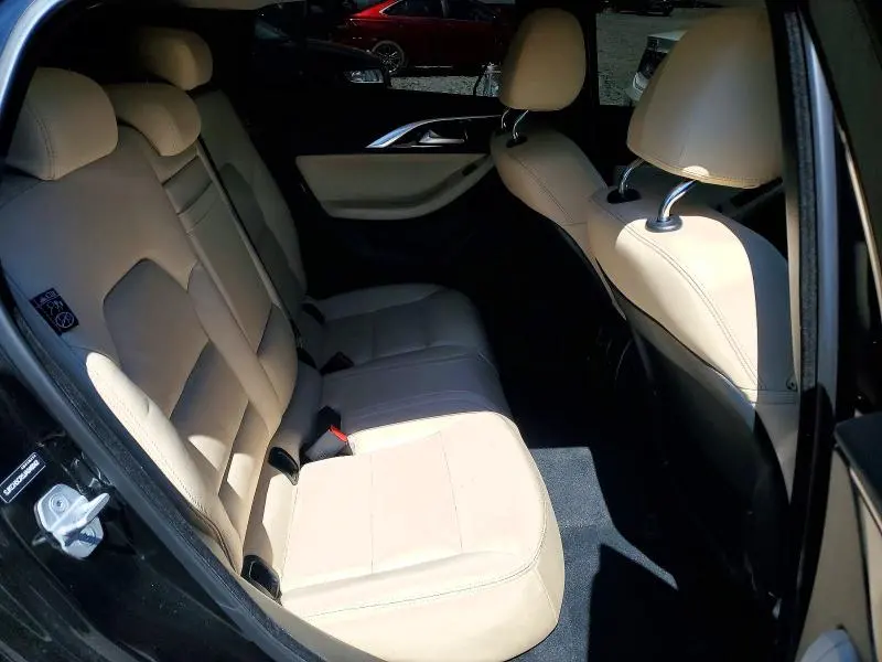 INFINITI QX30 2018 VIN SJKCH5CR5JA046042