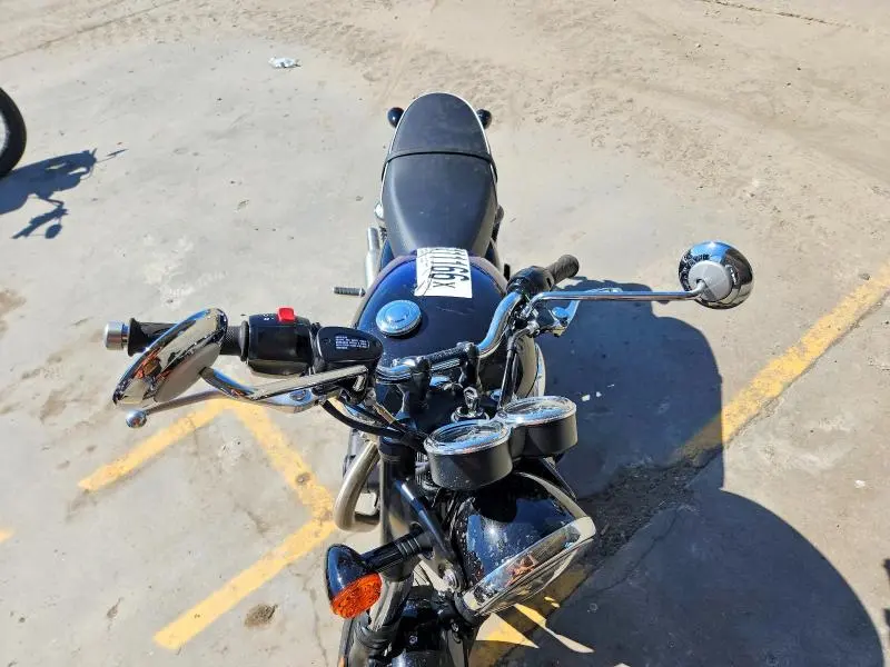 TRIUMPH BONNEVILLE 2024
