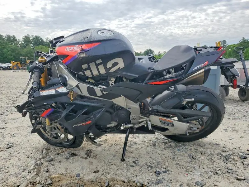 APRILIA MOTORCYCLE 2023