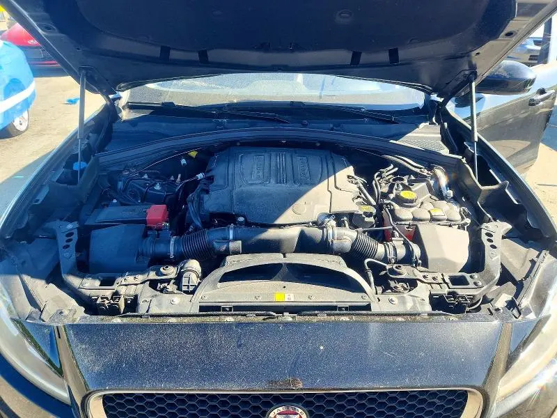 JAGUAR F-PACE 2018 VIN SADCJ2EV3JA251153