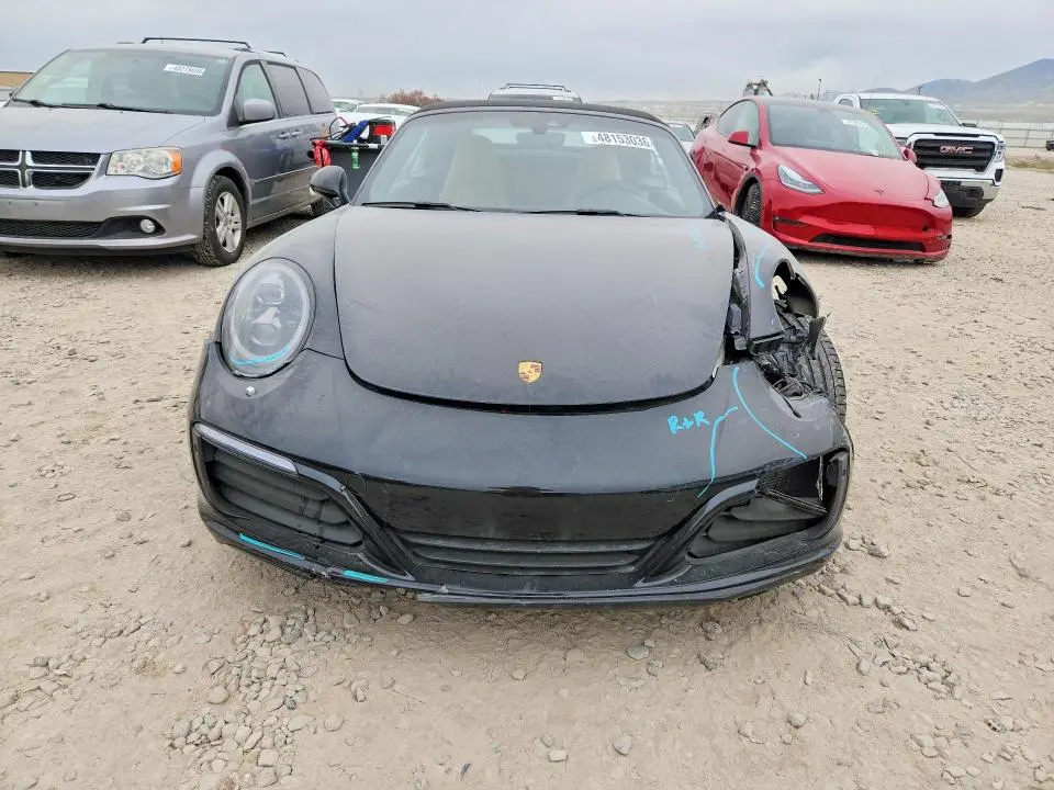 2017 PORSCHE 911