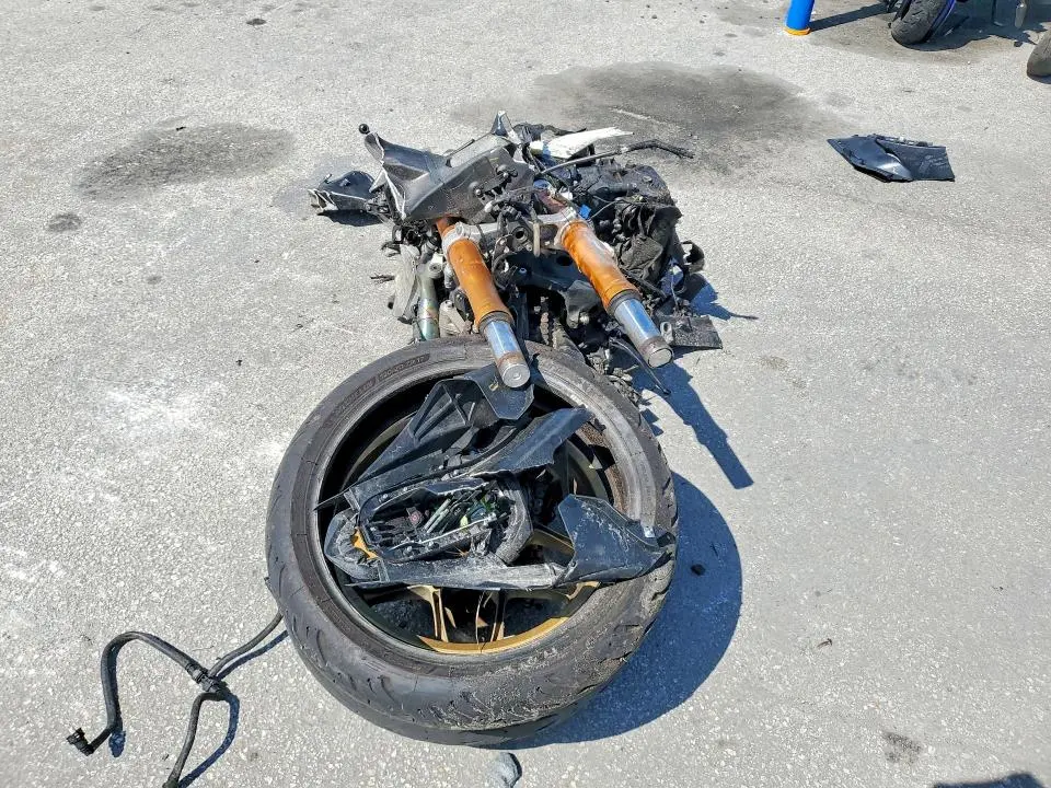 YAMAHA YZF1000 2022