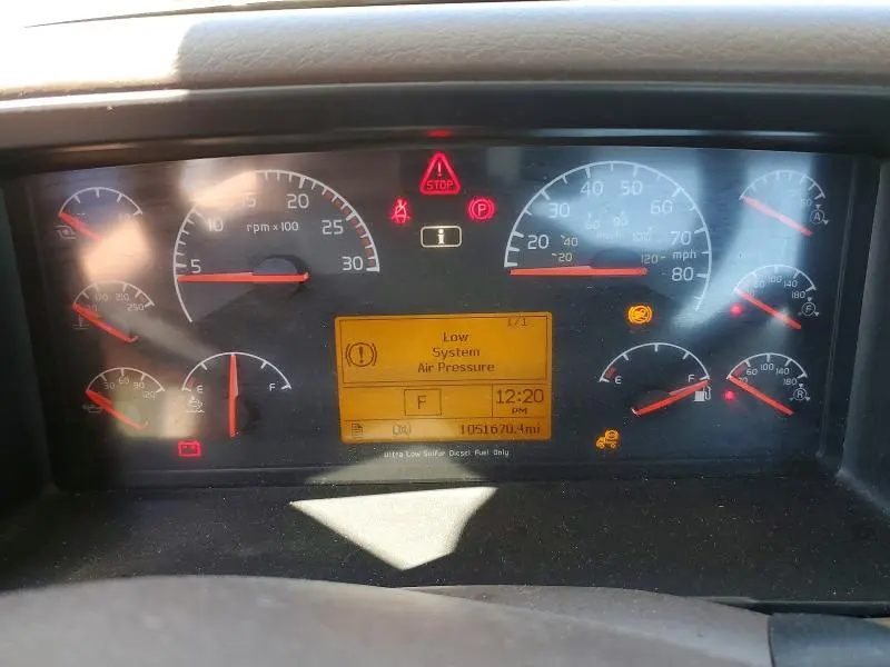 VOLVO VN 2017 VIN 4V4N39TG0HN977426