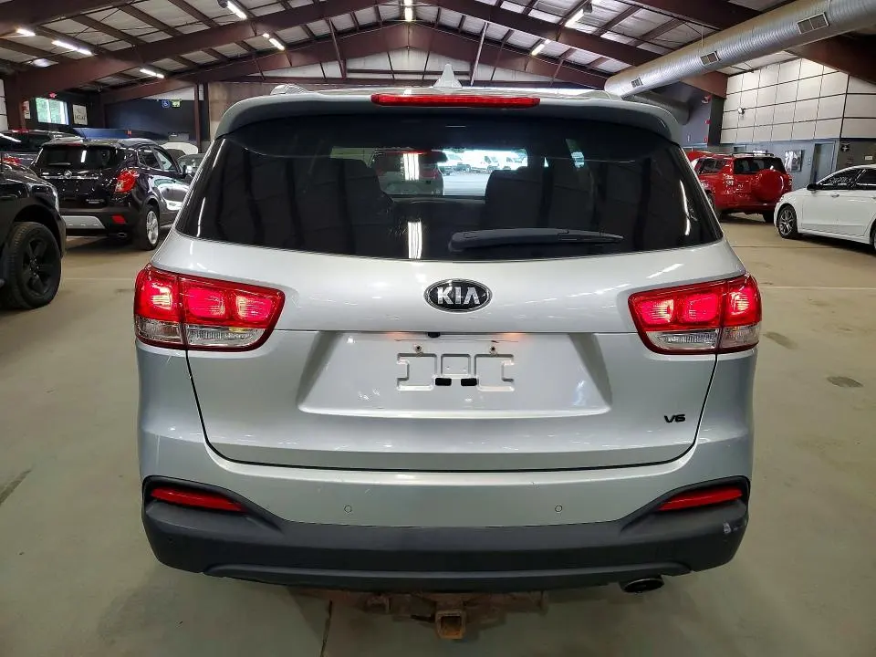 KIA SORENTO 2016 VIN 5XYPGDA50GG161920