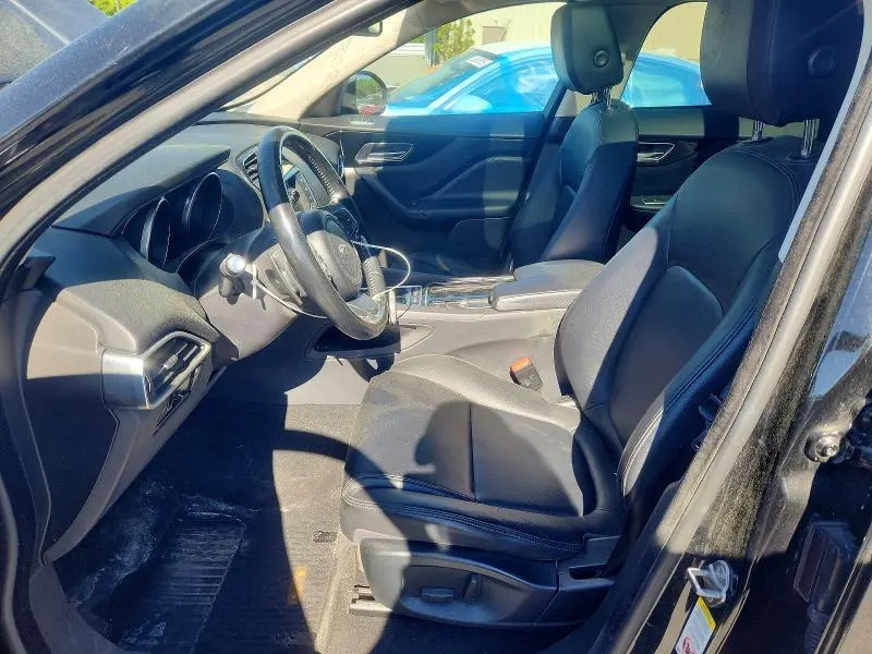 JAGUAR F-PACE 2018 VIN SADCJ2EV3JA251153