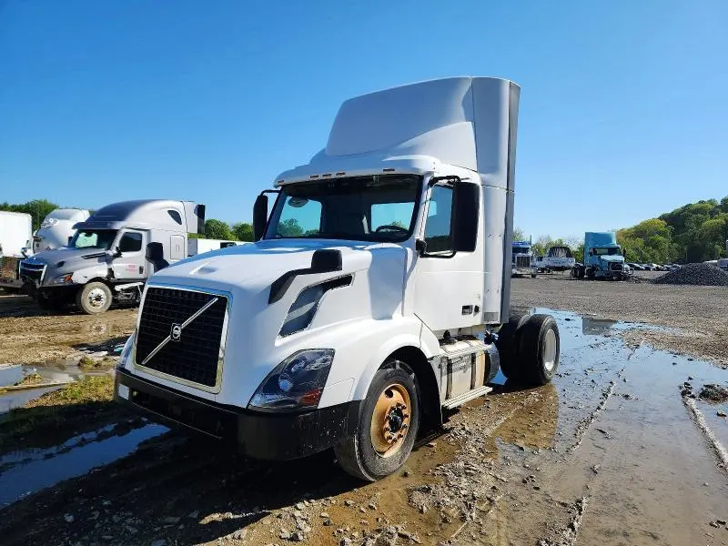 2017 VOLVO VN