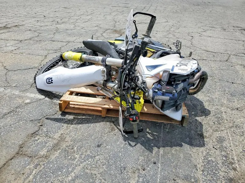 HUSQVARNA MOTORCYCLE 2020