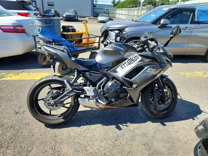 KAWASAKI EX 2023